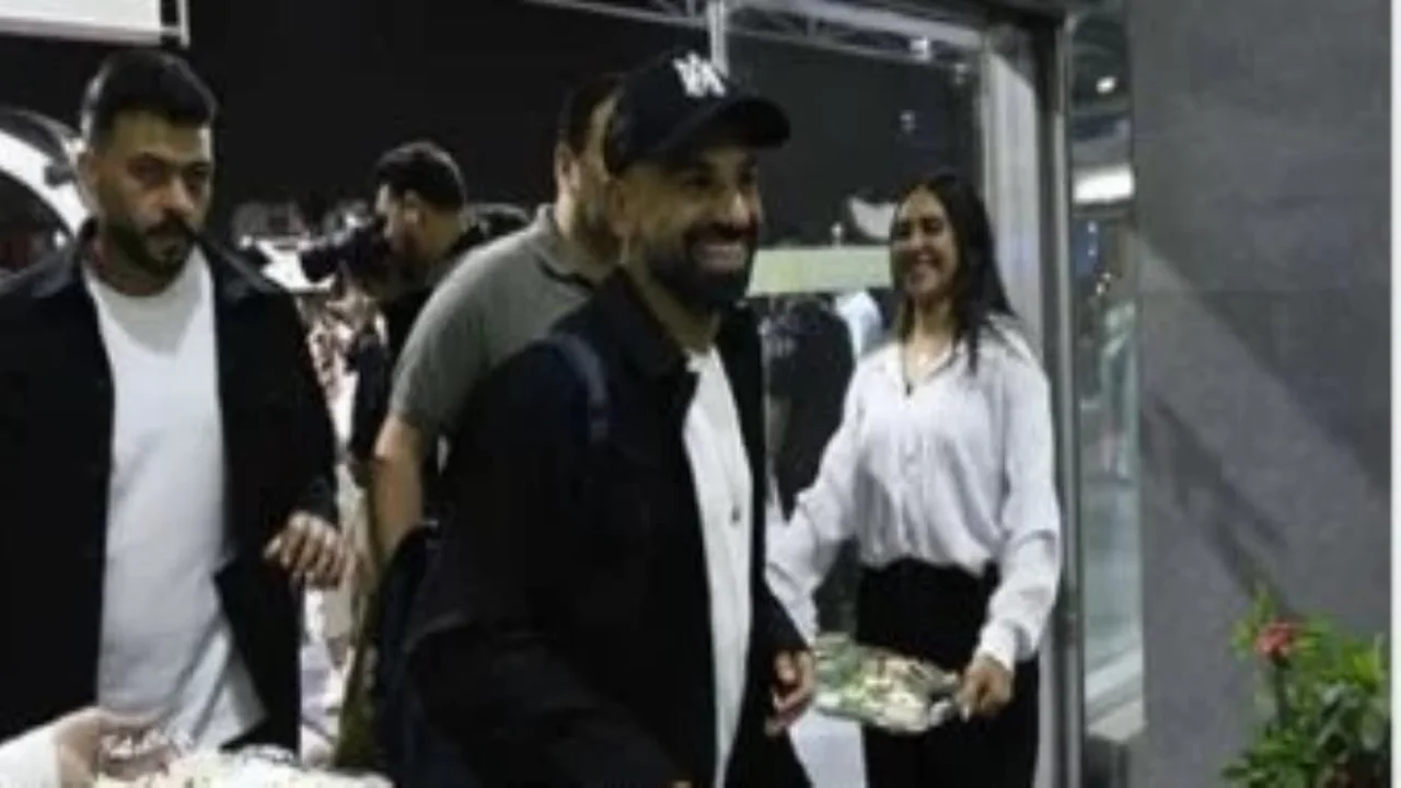 رحلة المنتخب إلى أمريكا: كواليس ابتسامة صلاح وتركيز حسام حسن والشناوي